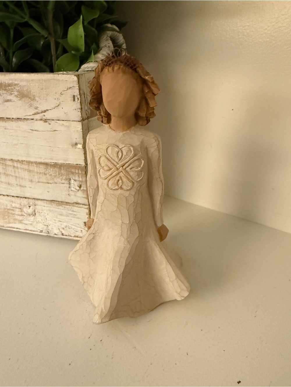 Willow Tree Irish Charm Figurine Susan Lordi DEMDACO 5.5” Celtic Shamrock